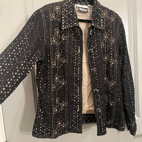 NWOT Yak Magik Vintage Artsy Eyelet Embroidered Jacket Black w/ Tan Lining Small - Picture 5 of 13
